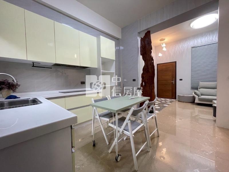 洲際旁輕屋齡美透天房屋室內格局與周邊環境
