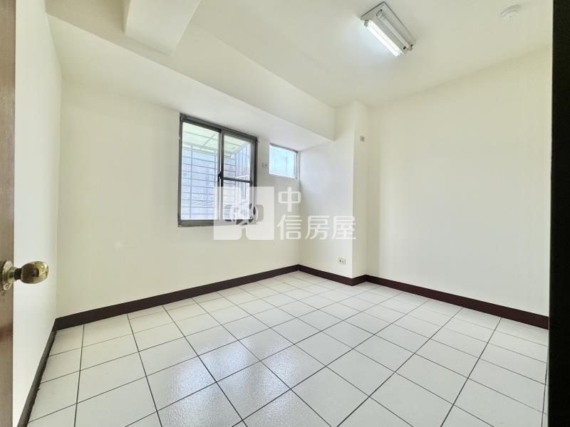 新花園城|興大忠孝中興朝南三房機上房屋室內格局與周邊環境
