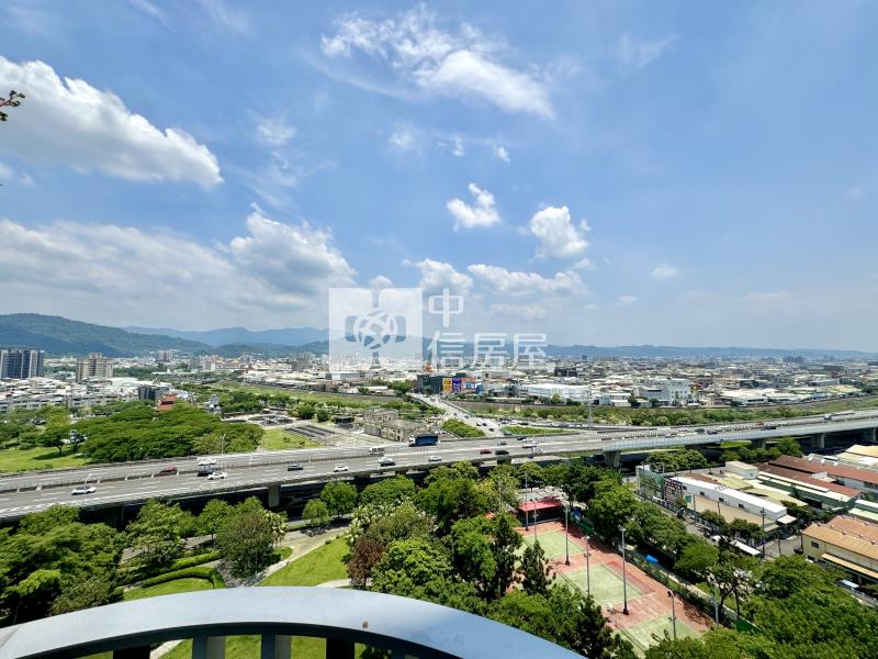 坤悅領秀|朝東山景宜居陽台B1平車大三房房屋室內格局與周邊環境