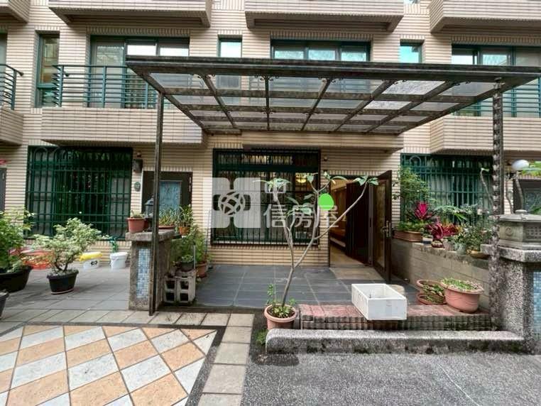 近南崁交流道雙車位美墅房屋室內格局與周邊環境