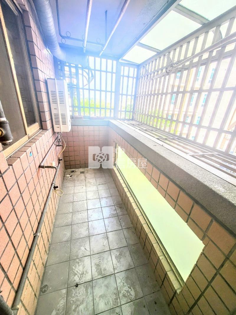 世賢國小旁車位3+1房房屋室內格局與周邊環境