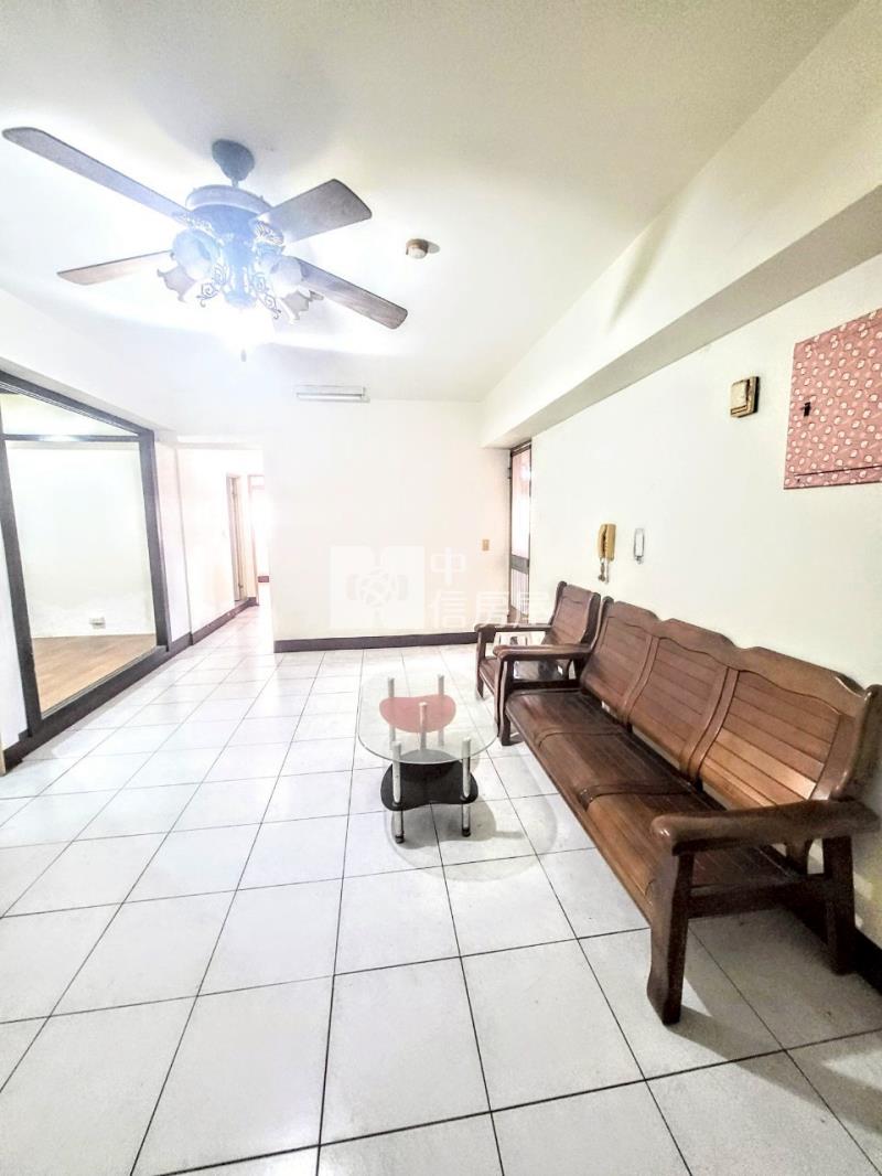 世賢國小旁車位3+1房房屋室內格局與周邊環境