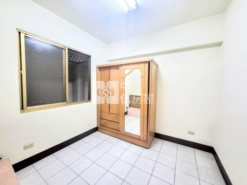 世賢國小旁車位3+1房房屋室內格局與周邊環境