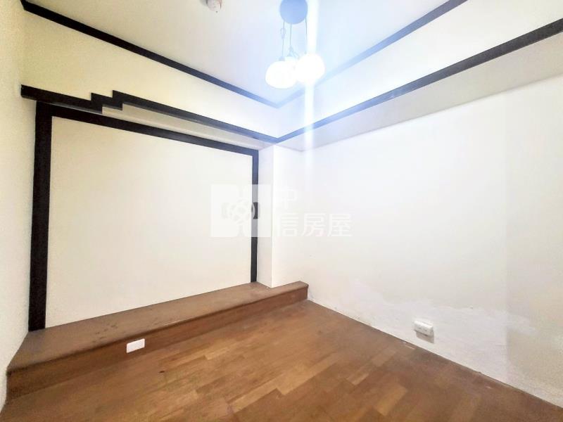 世賢國小旁車位3+1房房屋室內格局與周邊環境