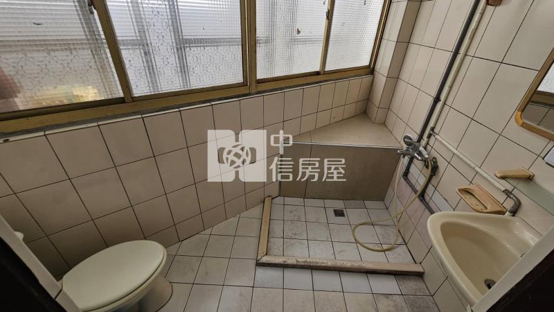 南崁交流道收租5房房屋室內格局與周邊環境
