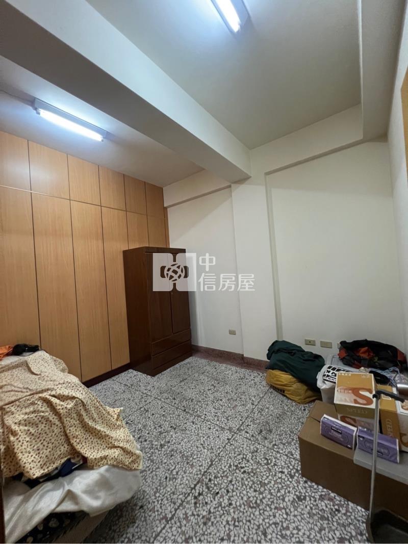 文心崇德商圈臨路透店房屋室內格局與周邊環境