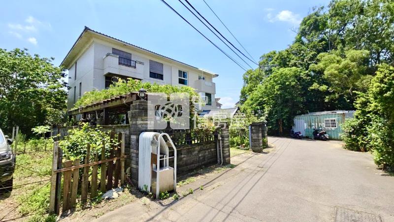 園區美式庭園大別墅房屋室內格局與周邊環境
