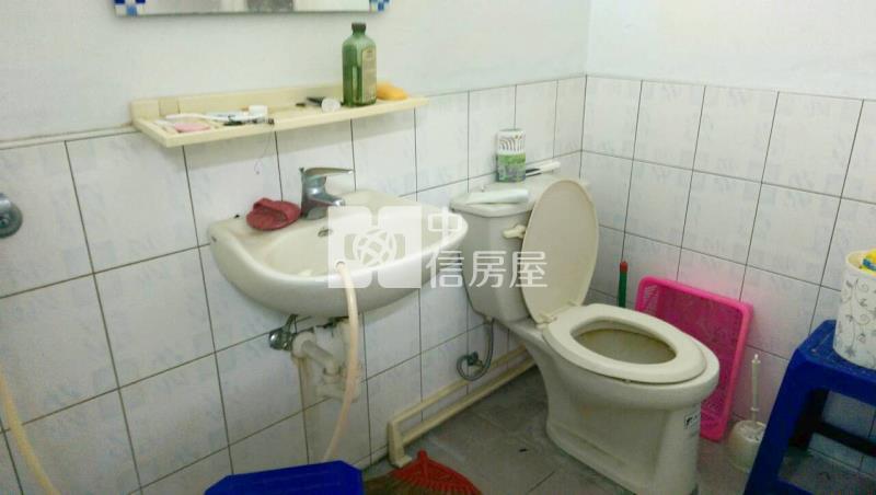 東區超值金店面房屋室內格局與周邊環境