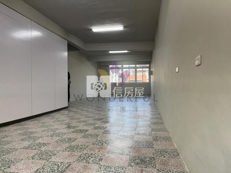 [京采]中豐路馬自達透天房屋室內格局與周邊環境
