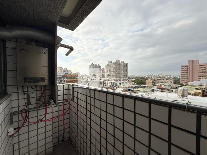 龍岡錢櫃大樓美裝三房房屋室內格局與周邊環境