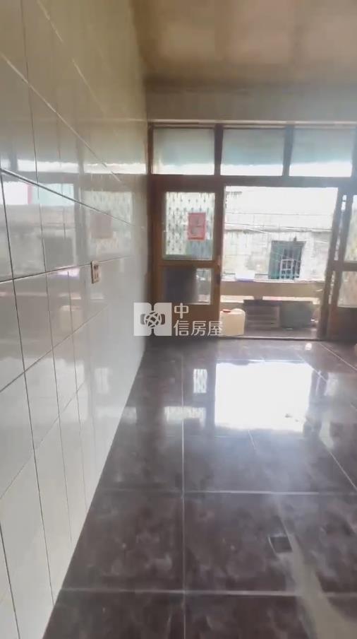 屏東仁和村近枋寮國小學區大地坪透天(水底寮) 門口停車 租不如買房屋室內格局與周邊環境