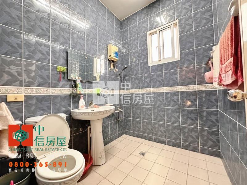 民雄嘉基分院旁車庫別墅房屋室內格局與周邊環境