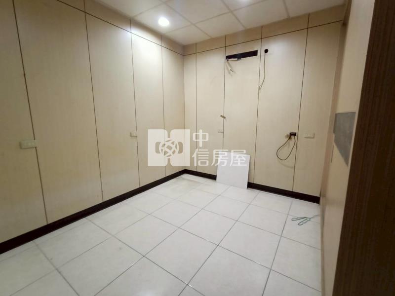 龍岡國小透天房屋室內格局與周邊環境