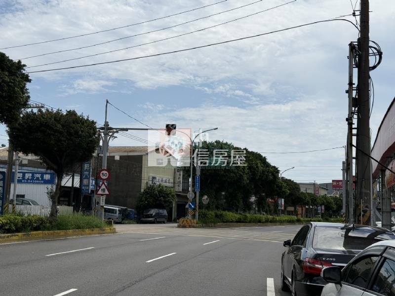 黃金地段.溪橋段大面寬(44米)農地房屋室內格局與周邊環境
