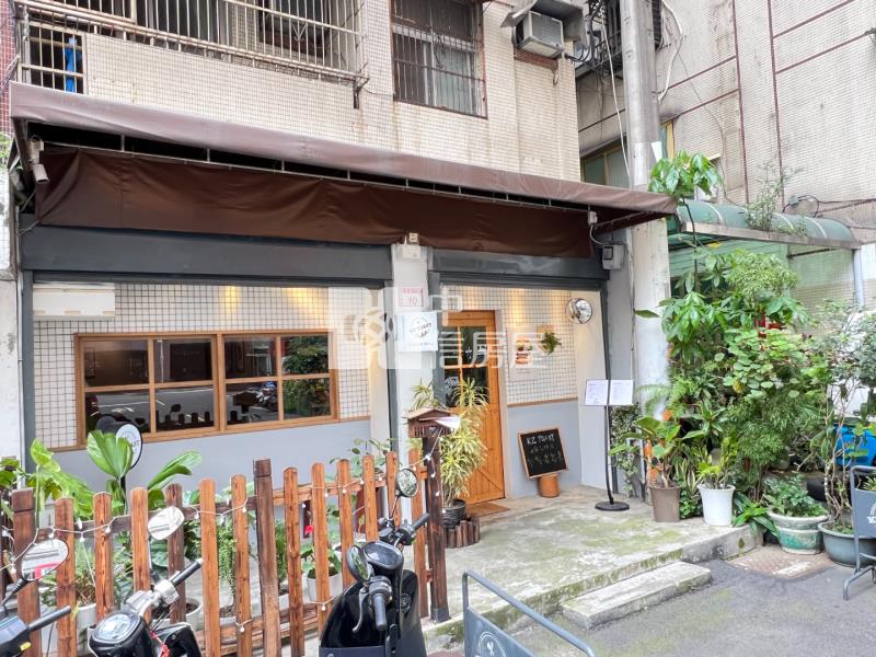 SOGO百貨-影城超值收租金店面房屋室內格局與周邊環境