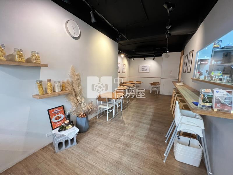 SOGO百貨-影城超值收租金店面房屋室內格局與周邊環境