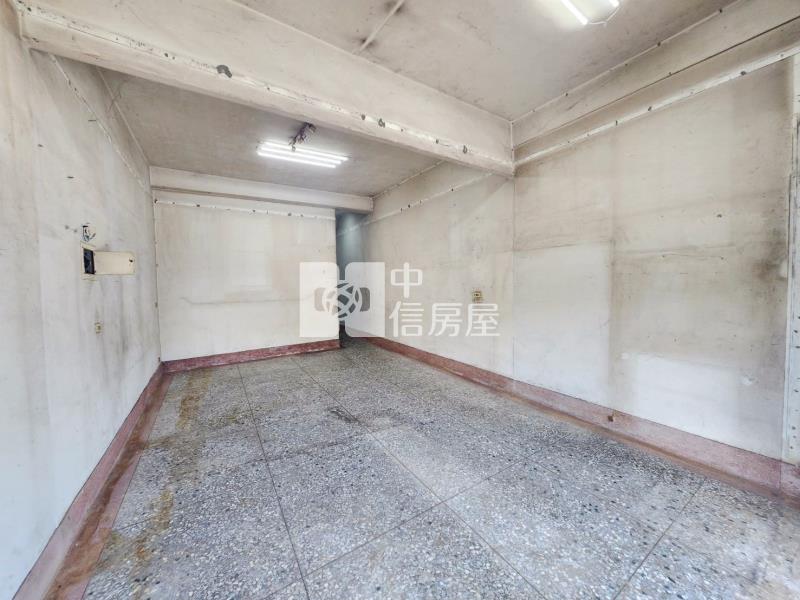 芬園雙棟大面寬金店面房屋室內格局與周邊環境