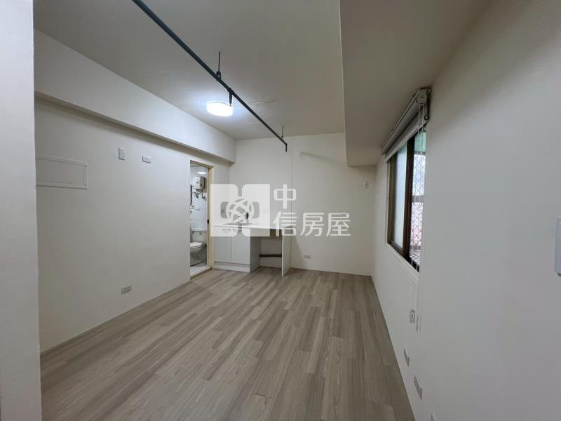 西區有浴缸套房房屋室內格局與周邊環境