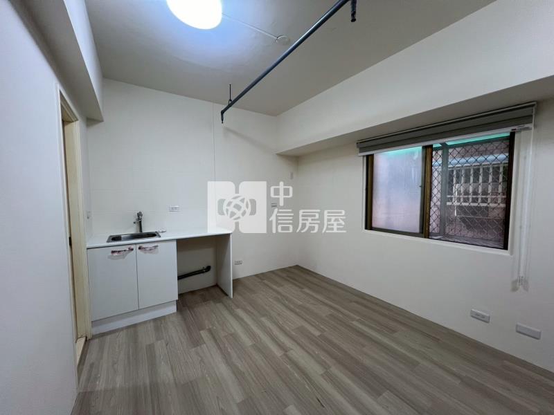 西區有浴缸套房房屋室內格局與周邊環境