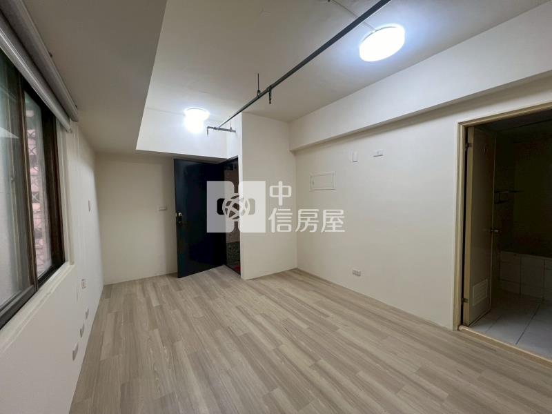西區有浴缸套房房屋室內格局與周邊環境