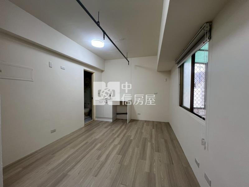 西區有浴缸套房房屋室內格局與周邊環境