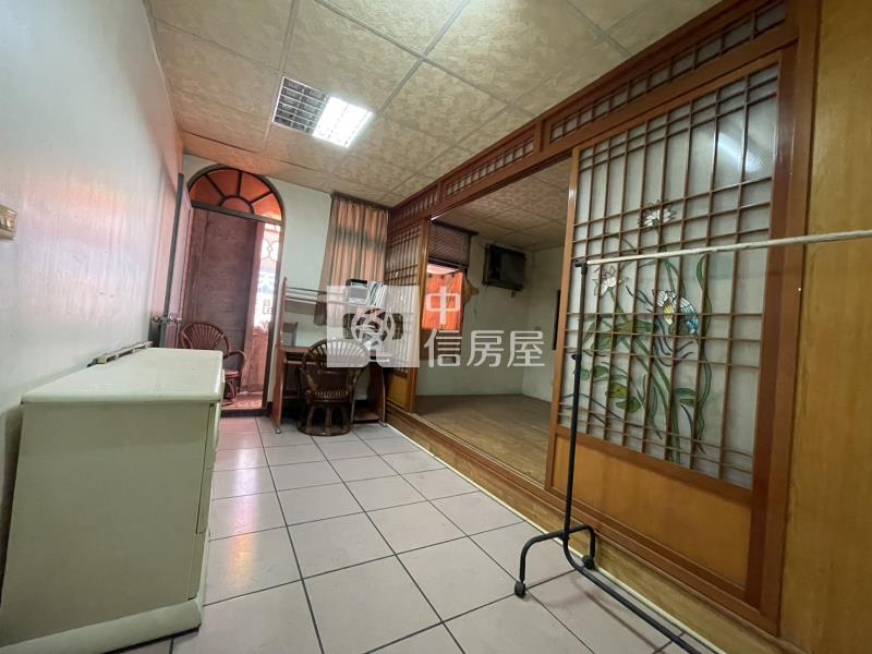 中壢民權路1-4樓透店近A21房屋室內格局與周邊環境