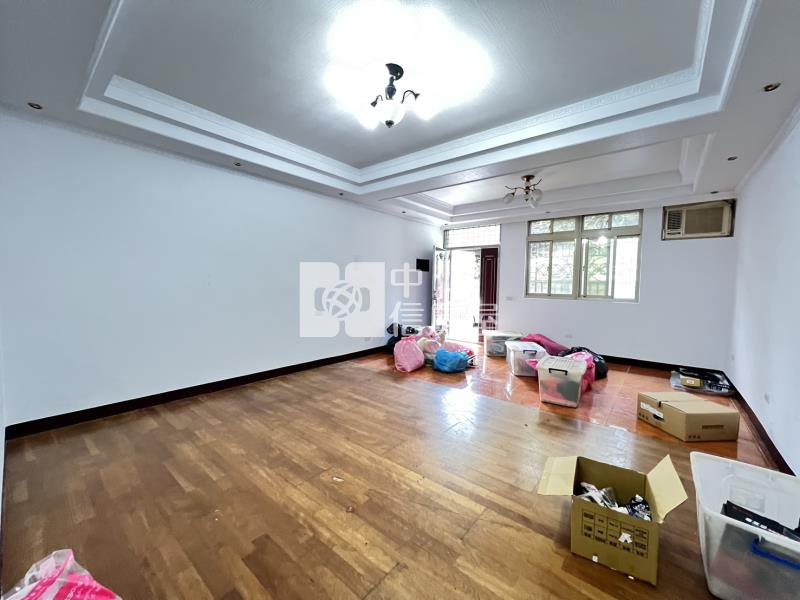 龍潭中興路商圈收租大透天房屋室內格局與周邊環境