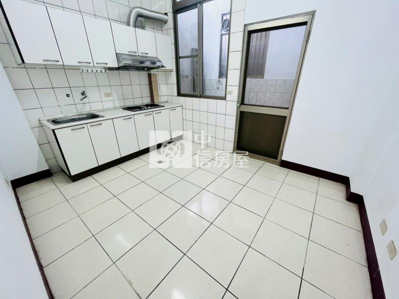 慈明高中旁傳統格局臨路透天房屋室內格局與周邊環境