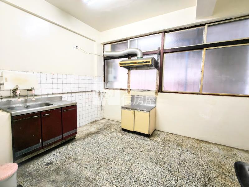太平10米路@店住合一@透店房屋室內格局與周邊環境