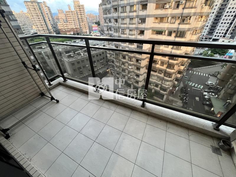 中山醫6年屋高樓層大三房+B1平車美屋房屋室內格局與周邊環境