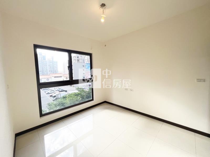 楊明國小電梯三房車房屋室內格局與周邊環境
