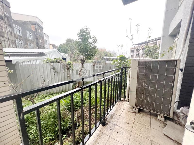 新屋稀有一樓店面+雙車房屋室內格局與周邊環境