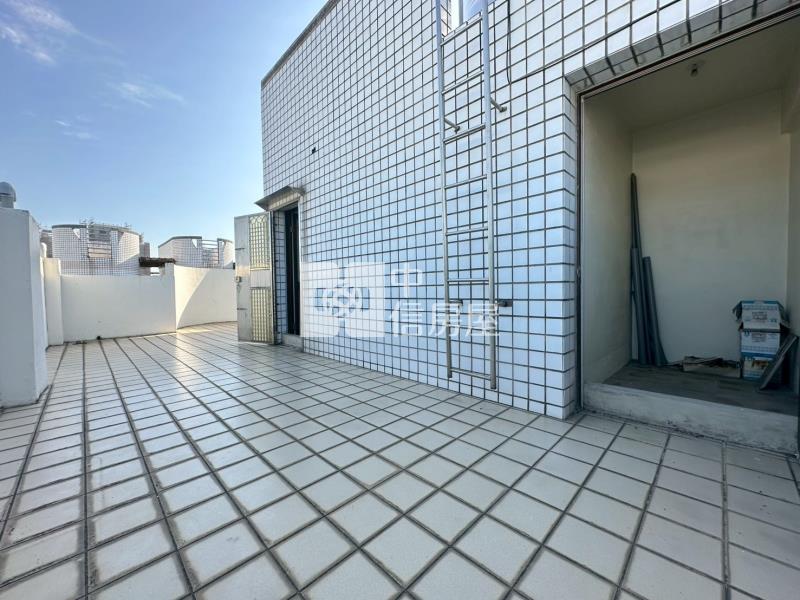 大里成功國中可隔孝親房車庫別墅房屋室內格局與周邊環境