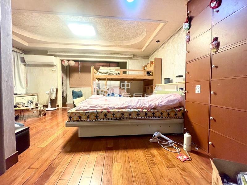 仁德待整修RC豪墅加百坪農房屋室內格局與周邊環境