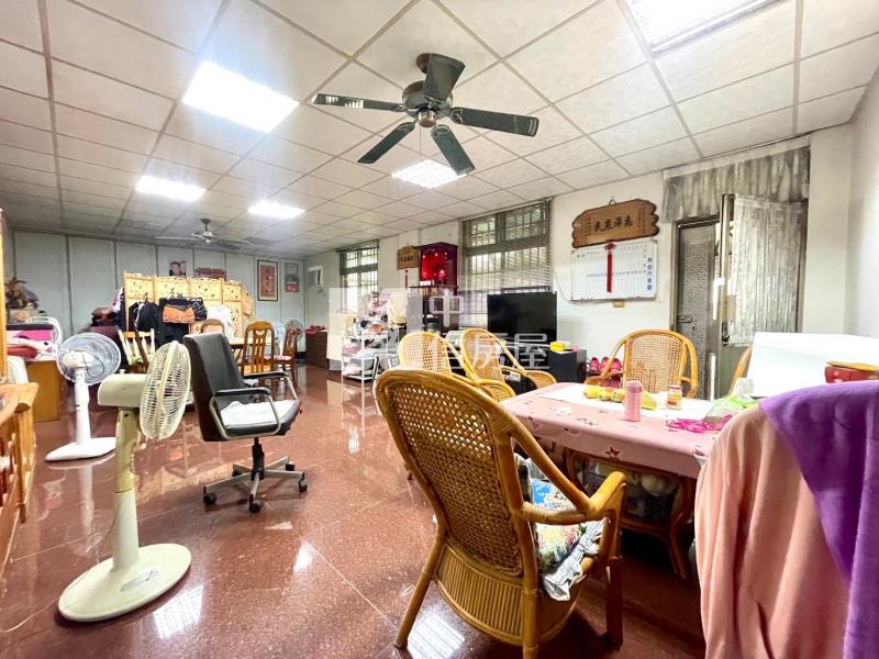 仁德待整修RC豪墅加百坪農房屋室內格局與周邊環境