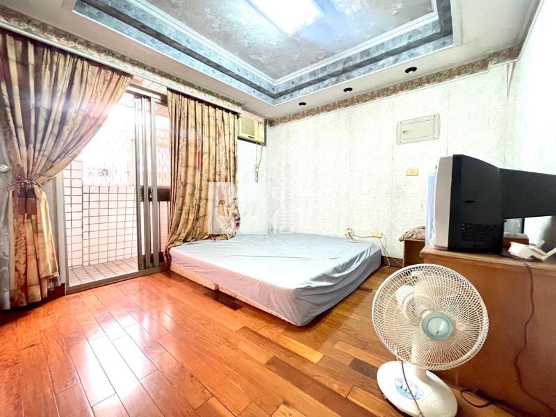 仁德待整修RC豪墅加百坪農房屋室內格局與周邊環境