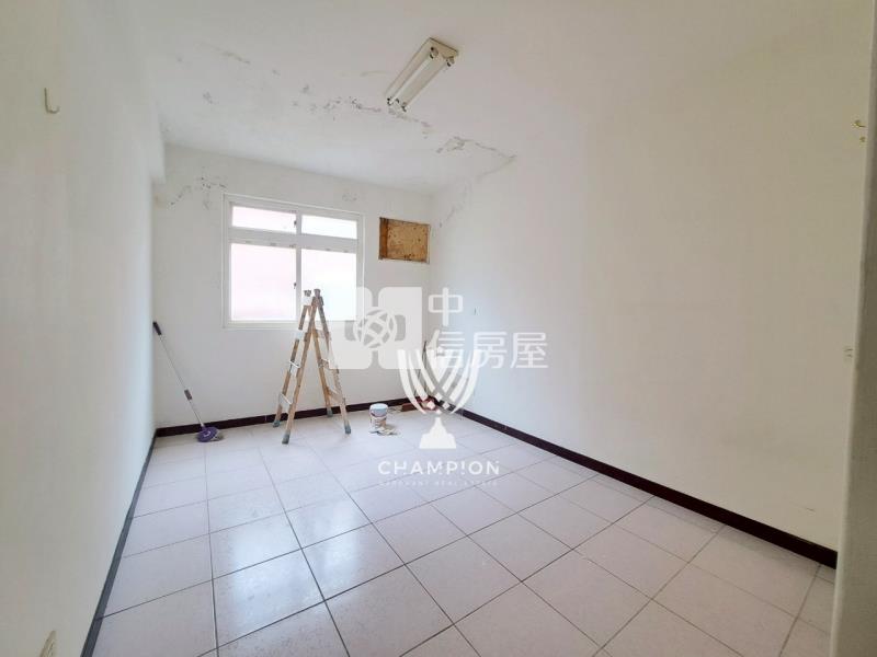 【冠軍】大慶前區低總價明亮三房房屋室內格局與周邊環境