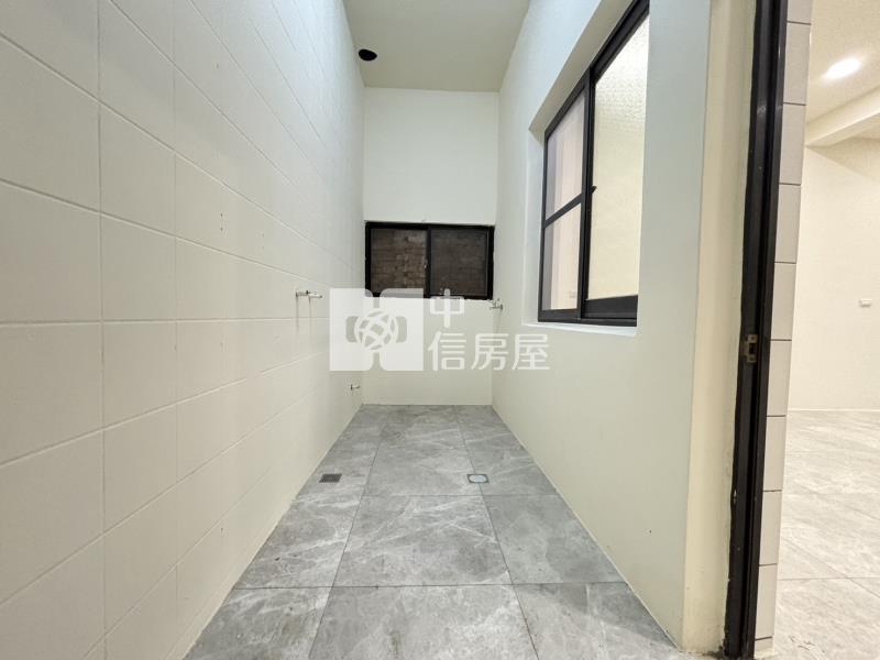 長億高中臨路裝潢美透天A房屋室內格局與周邊環境