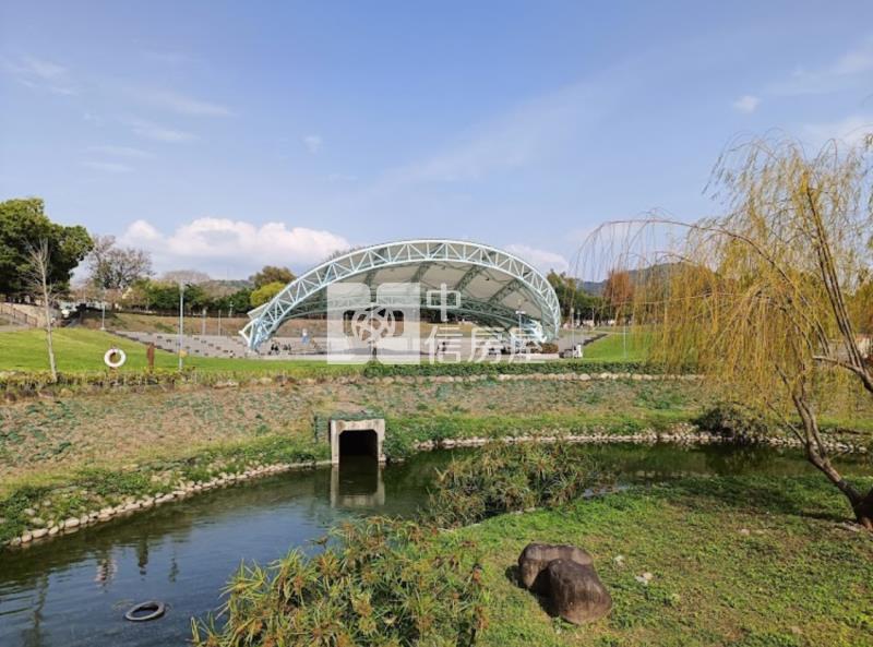太平@五福臨門@5米大面寬透天~坪林公園走路1分鐘就到.專約歡迎配件房屋室內格局與周邊環境