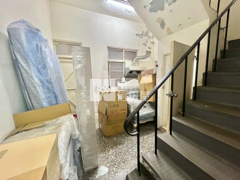 潭子復興商圈低總價透天房屋室內格局與周邊環境