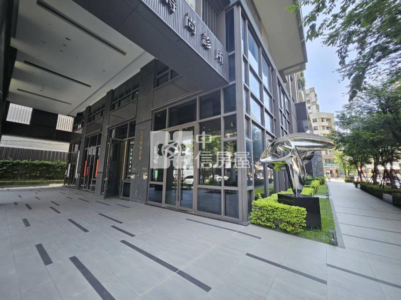 御博苑氣勢挑高店面房屋室內格局與周邊環境