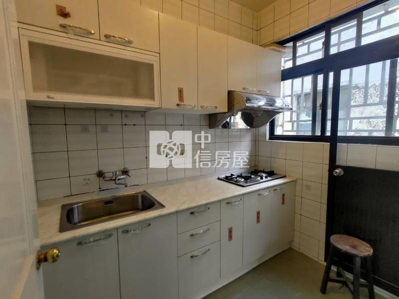 張三的家房屋室內格局與周邊環境