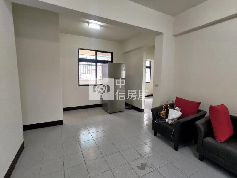 張三的家房屋室內格局與周邊環境