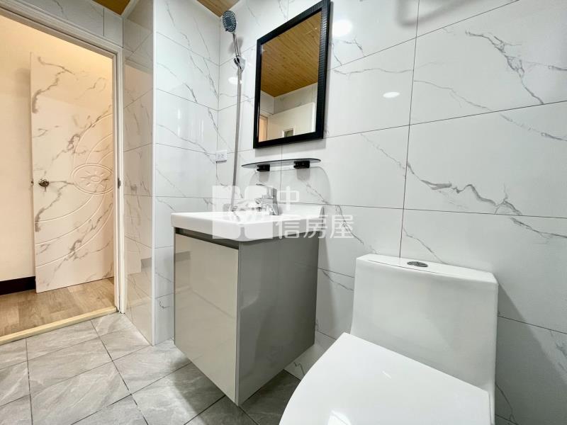 新化中正路整新舒適三房平車房屋室內格局與周邊環境