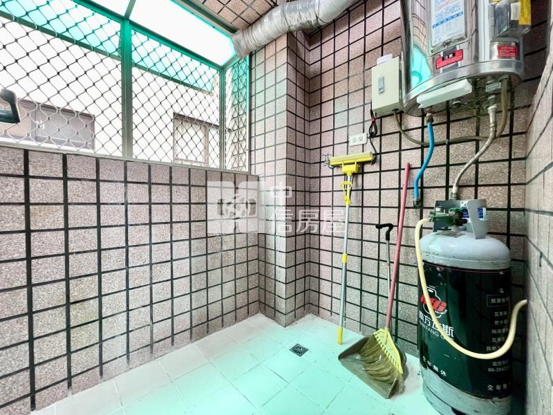 新化中正路整新舒適三房平車房屋室內格局與周邊環境