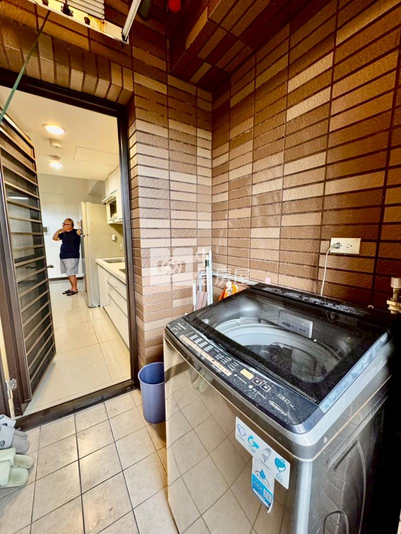【奔馳】星晴天露臺2房車房屋室內格局與周邊環境