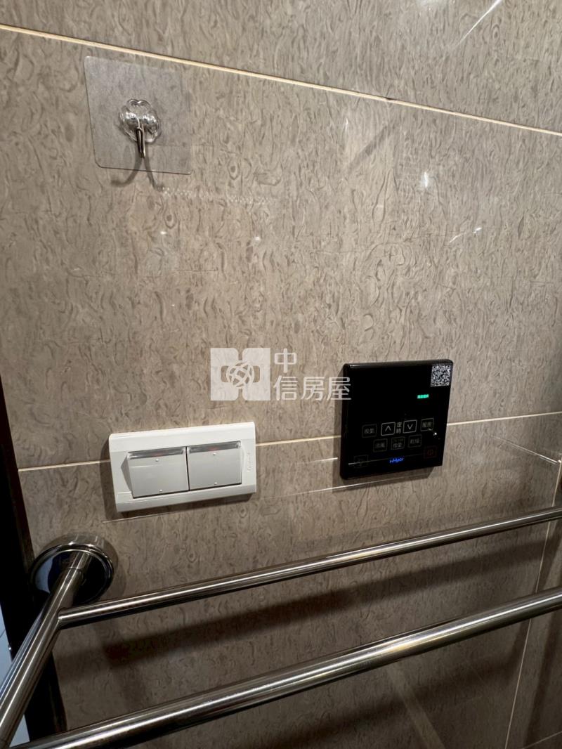 【奔馳】星晴天露臺2房車房屋室內格局與周邊環境