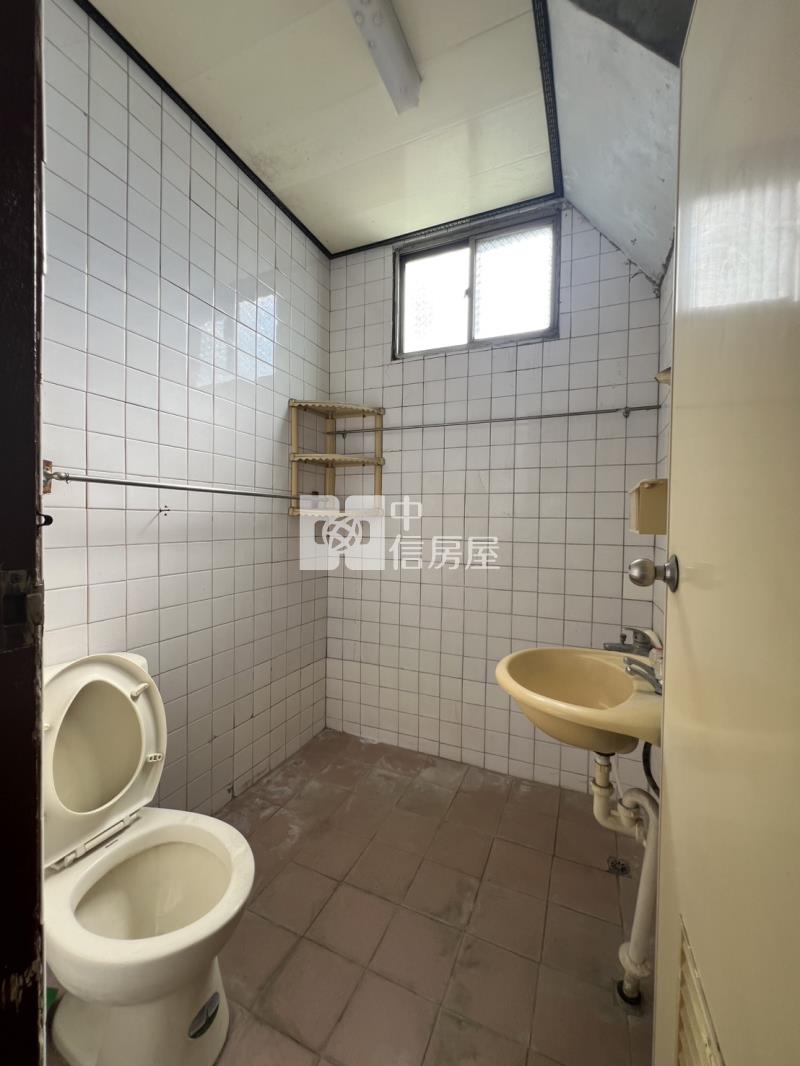 (專)台中大里美群國小透天店面房屋室內格局與周邊環境