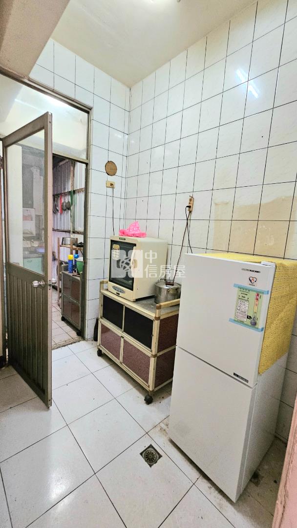 專任 觀音低總價一樓 樂購市大三房房屋室內格局與周邊環境