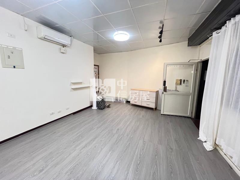 體育園區稀有小店面房屋室內格局與周邊環境